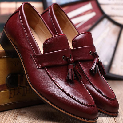 Modern férfi cipő eco-bőr bojttal