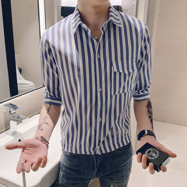 Nyári férfi ing gombokkal és zsebbel