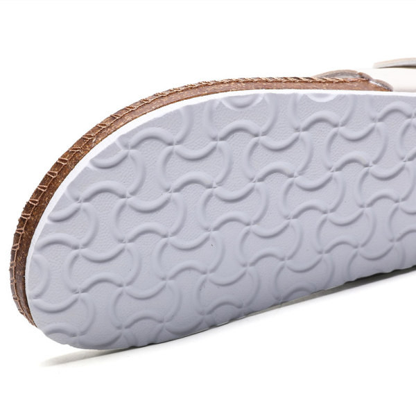 Alkalmi férfi szandál, gombos orrokkal