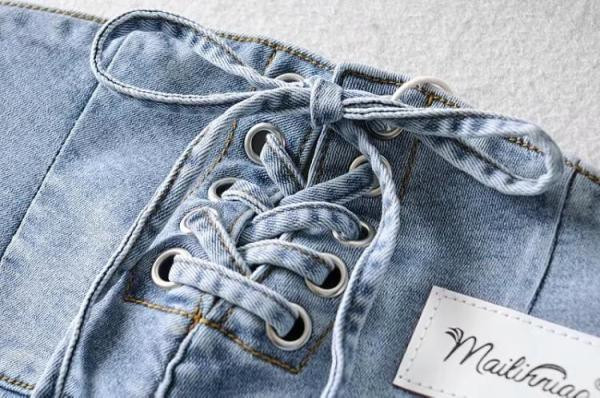 Модерни дамски къси панталони с връзки от деним