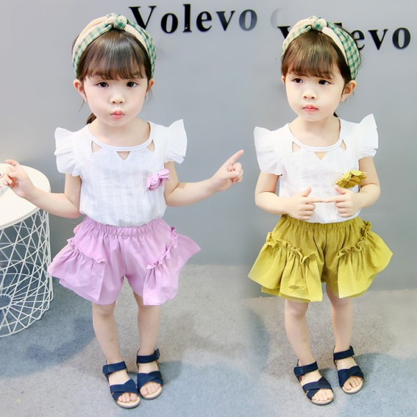 Lastekomplekt tüdrukutele lühikestest pükstest + pluus