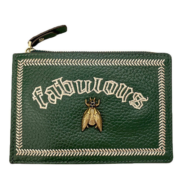 Női pénztárca hímzéssel és fém díszítéssel