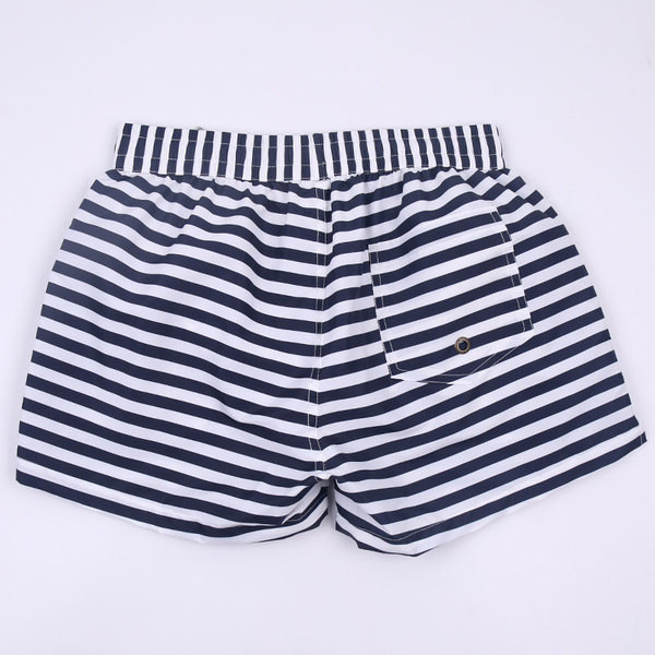 Férfi csíkos fürdőruha derékkötővel