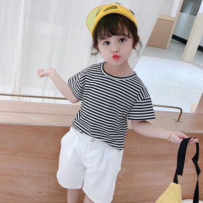 Moodne lastekomplekt tüdrukutele triibulisest pluusist + lühikesed püksid