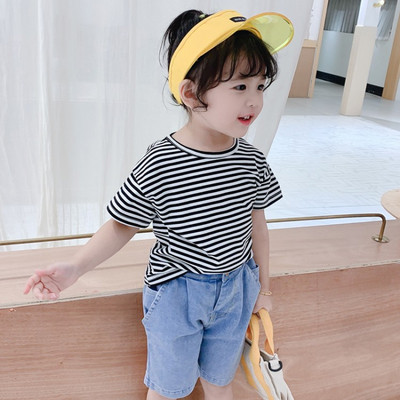 Moodne lastekomplekt tüdrukutele triibulisest pluusist + lühikesed püksid