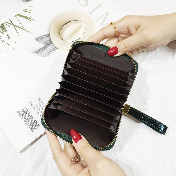 Portofel de dama cu fermoar si efect stralucitor