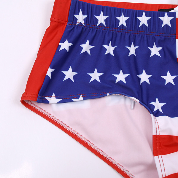 Férfi fürdőruha magas derékkal és nyakkendővel