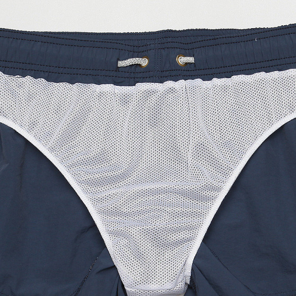 Rannapüksid elastsete ja lipsudega lihtsa mudeliga