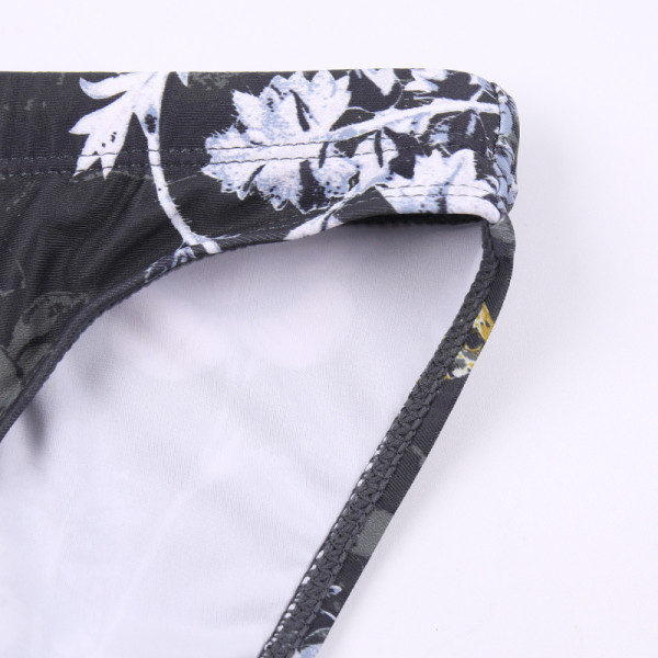 Costume de baie pentru bărbați cu cravate și model floral