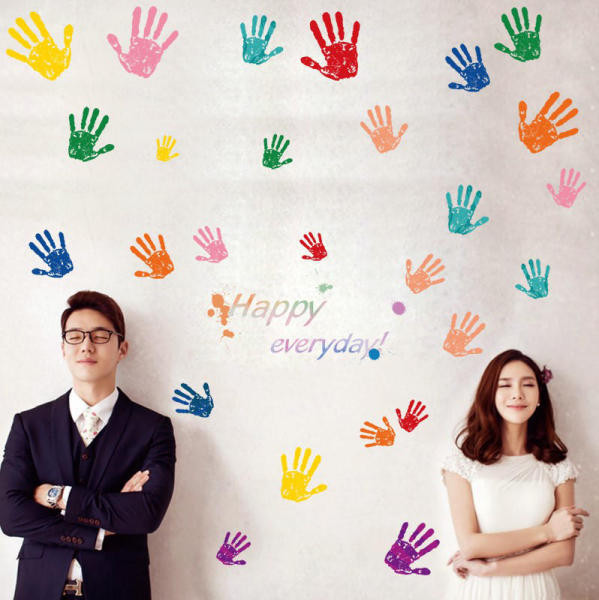 Isekleepuv pealdisega seinakleebis