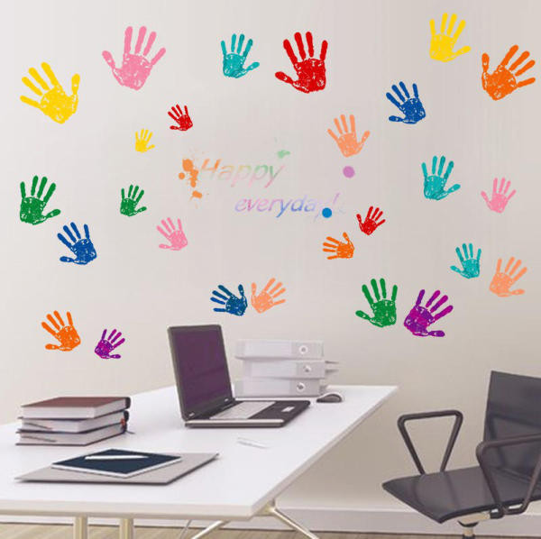 Isekleepuv pealdisega seinakleebis