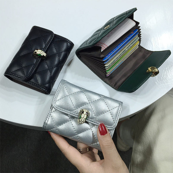 Női mindennapi pénztárca fém temetéssel