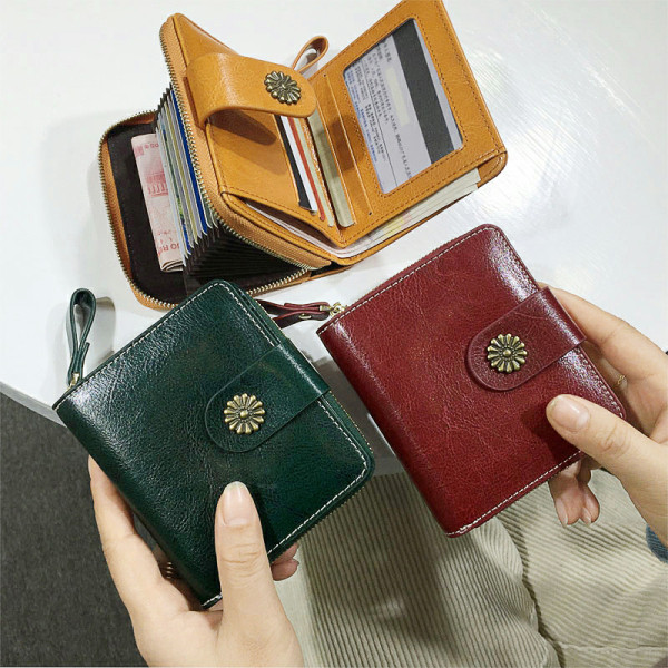 Modern pénztárca eko bőrből készült fém díszítéssel