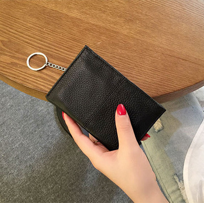 Női pénztárca ökobőr cipzárral és fém lánccal