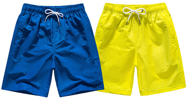 Gyorsan száradó anyagból készült férfi fürdőruha, sima, megkötős modell