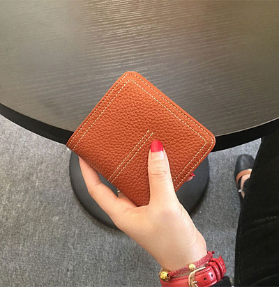 Γυναικείο πορτοφόλι από οικολογικό δέρμα - κλασικό μοντέλο