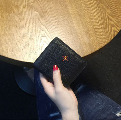 Γυναικείο μοντέρνο πορτοφόλι με τετράγωνο σχήμα σε διάφορα χρώματα