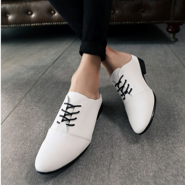 Ανδρικές παντόφλες με κορδόνια - μυτερό μοντέλο
