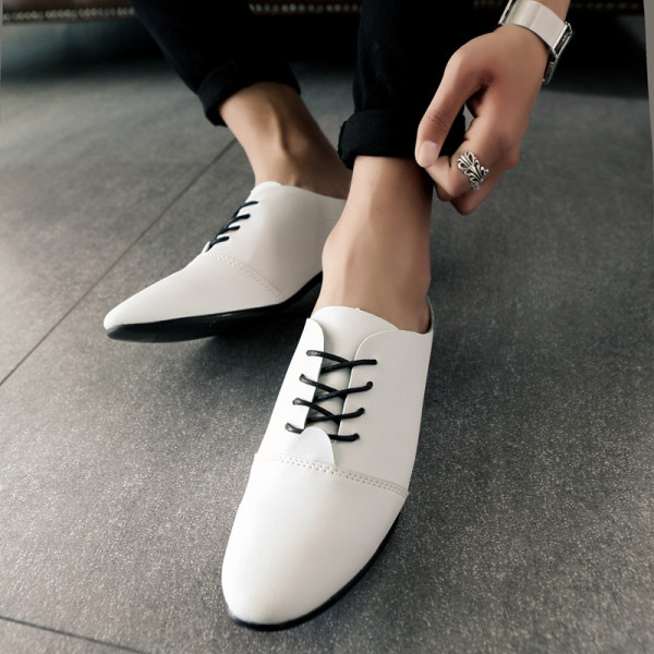 Ανδρικές παντόφλες με κορδόνια - μυτερό μοντέλο