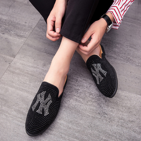 Férfi öko bőr papucs kövekkel és lapos talppal