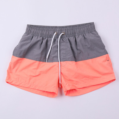 Rannas sobivad elastse vöökohaga meeste lühikesed püksid