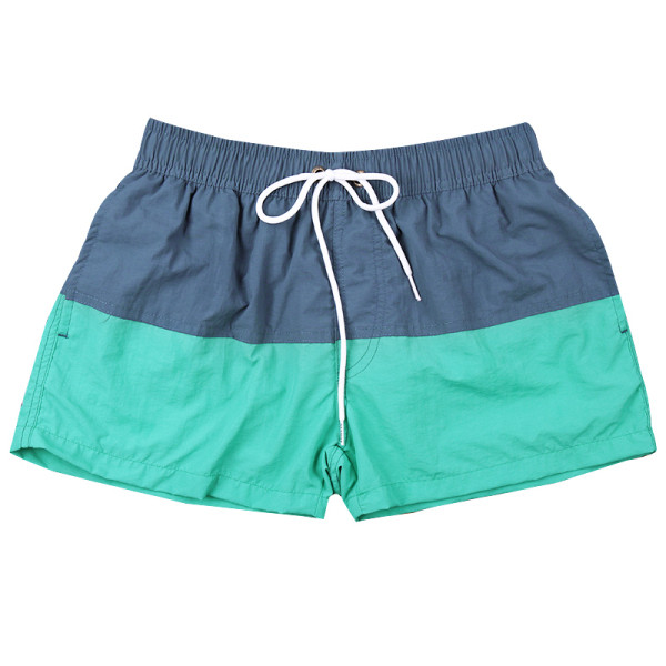 Rannas sobivad elastse vöökohaga meeste lühikesed püksid