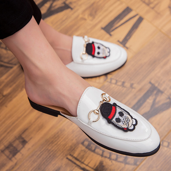 Eko bőrből készült alkalmi férfi papucs eko bőr rátéttel