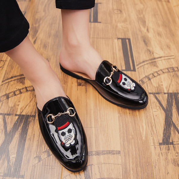 Eko bőrből készült alkalmi férfi papucs eko bőr rátéttel