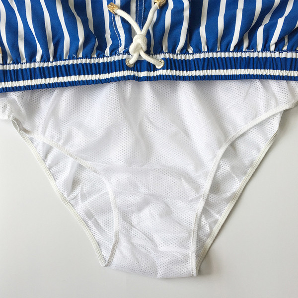 Pludmalei piemēroti vīriešu svītraini šorti ar jostasvietām