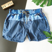 Vīriešu vasaras šorti ar saitēm jostasvietā un kamuflāžu