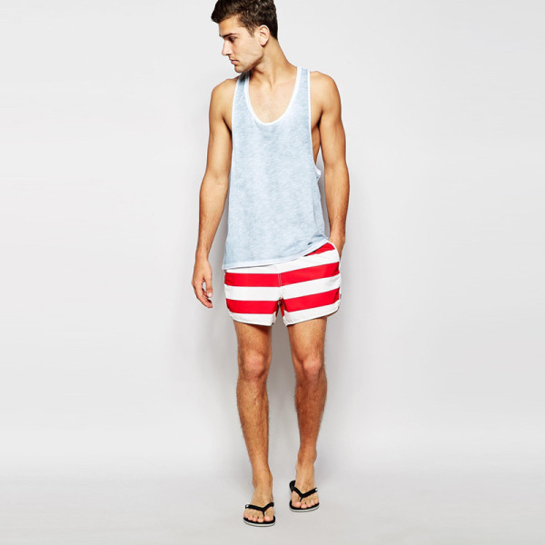 Lühikesed triibulised ujumispüksid meestele