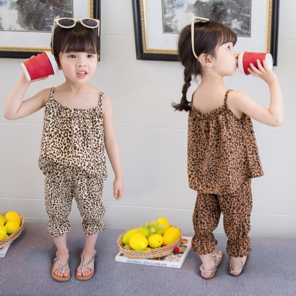 Modern, két részből álló állatmintás gyerekkészlet