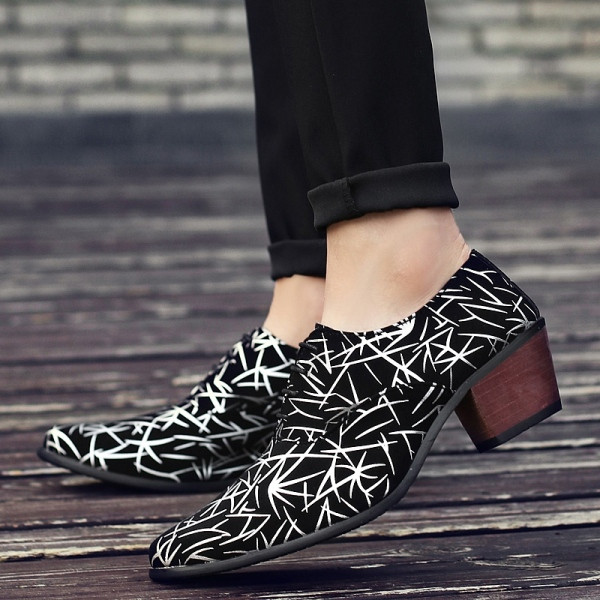 Férfi formális cipő hegyes modell fűzős