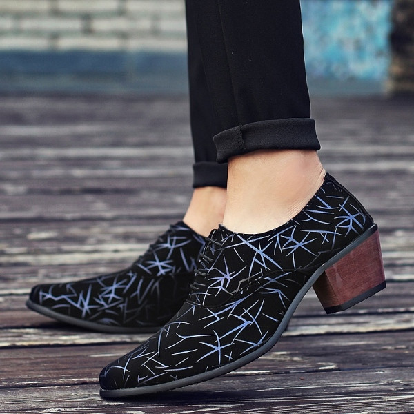 Férfi formális cipő hegyes modell fűzős