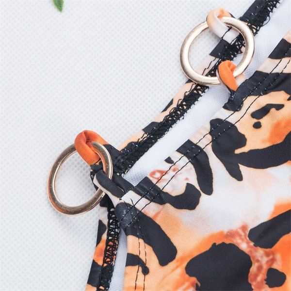 Naiste täisujumistrikoo loomatrükiga