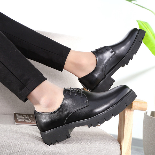 Férfi hivatalos cipő fekete színben műbőr fűzővel