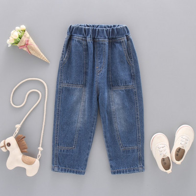 Modern, kék zsebes gyerekfarmer fiúknak