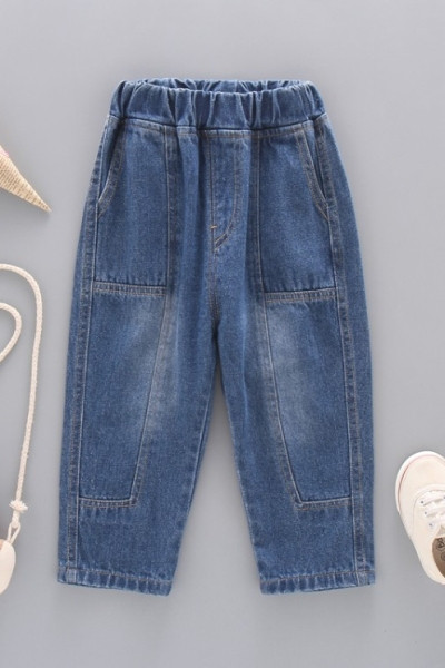 Modern, kék zsebes gyerekfarmer fiúknak