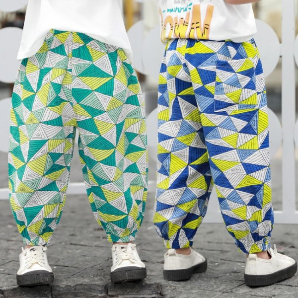 Színes, mintás gyereknadrág fiúknak