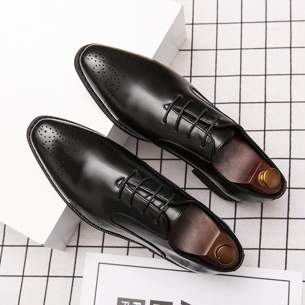 Meeste pidulikud kingad eco-nahast teravatipuline paeltega mudel