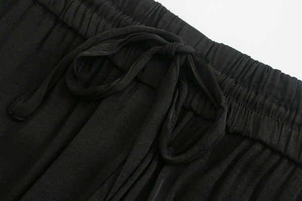 Hosszú női széles nadrág magas derékkal, fekete színben