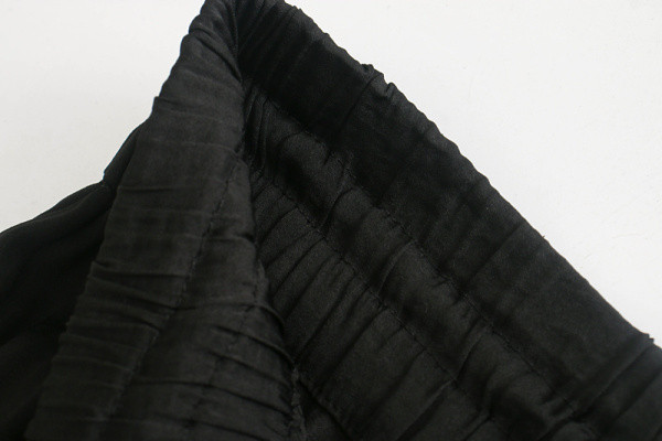 Hosszú női széles nadrág magas derékkal, fekete színben