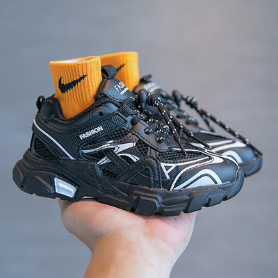 Alkalmi gyerek tornacipő fűzővel és durva talppal, alkalmas fiúknak és lányoknak