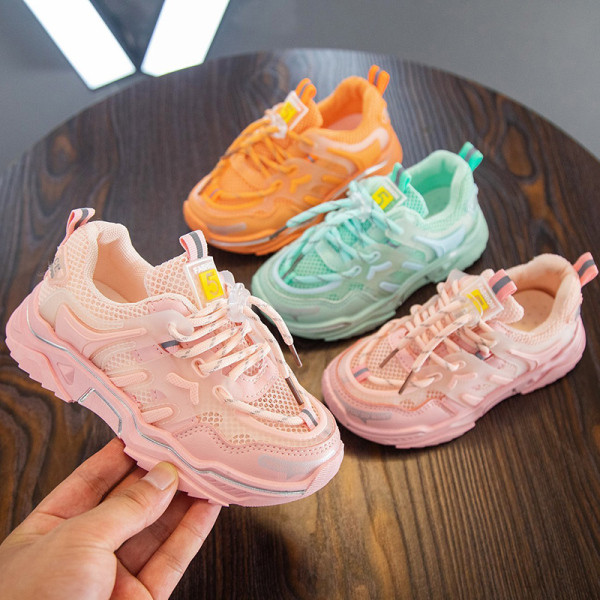 Sportos-alkalmi férfi tornacipő fűzővel és vastag talppal