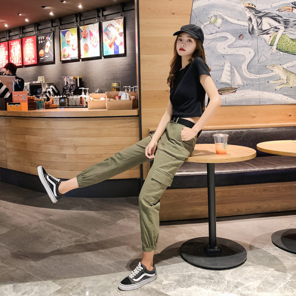 Női hosszú nadrág zsebbel és magas derékkal