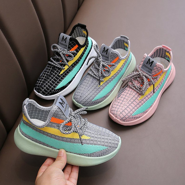 Αθλητικά και καθημερινά παιδικά αθλητικά παπούτσια με κορδόνια και χρωματιστό μοτίβο