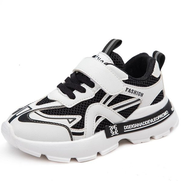 Alkalmi gyerek tornacipő fűzővel és matricákkal