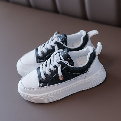 Alkalmi gyerek tornacipő fűzővel és vastag talppal