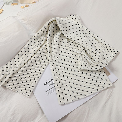 Hajtogatott női nadrág magas derékkal - két modell