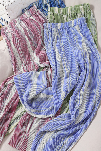 Rakott női nadrág gumírozással